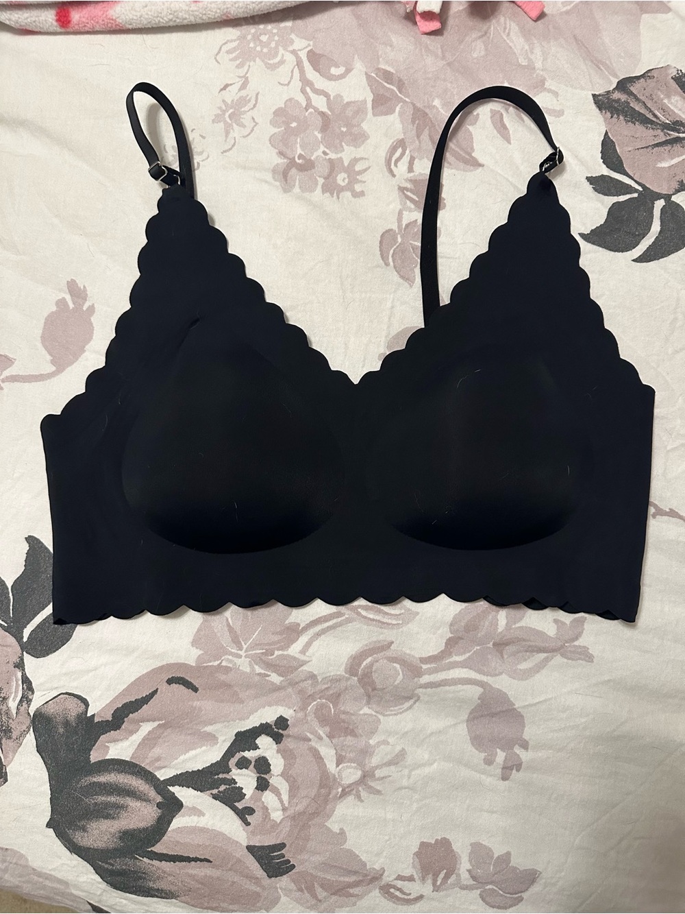 Black Scalloped Wireless Bralette - Unbranded